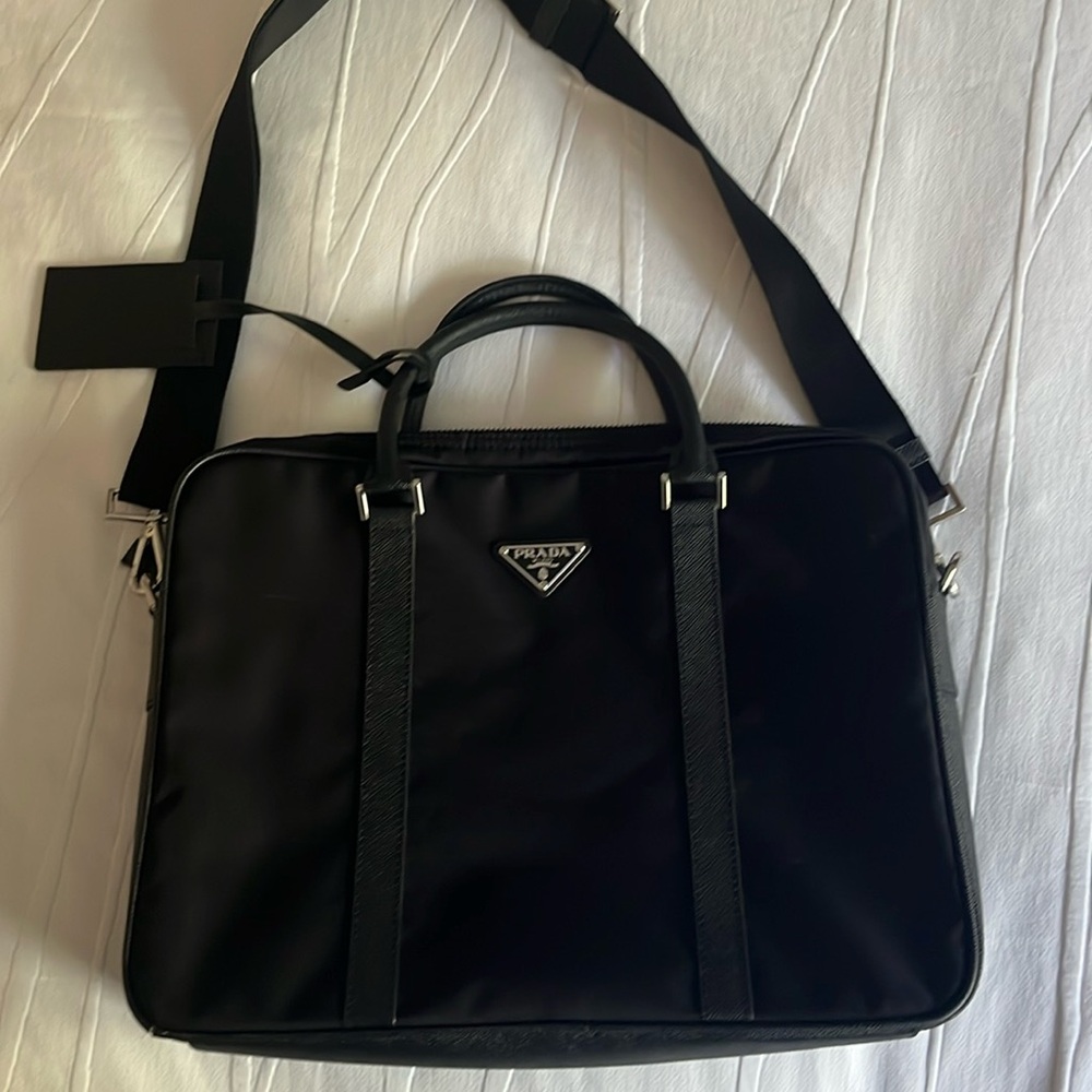 Authentic Prada briefcase/computer bag                                2VE871
